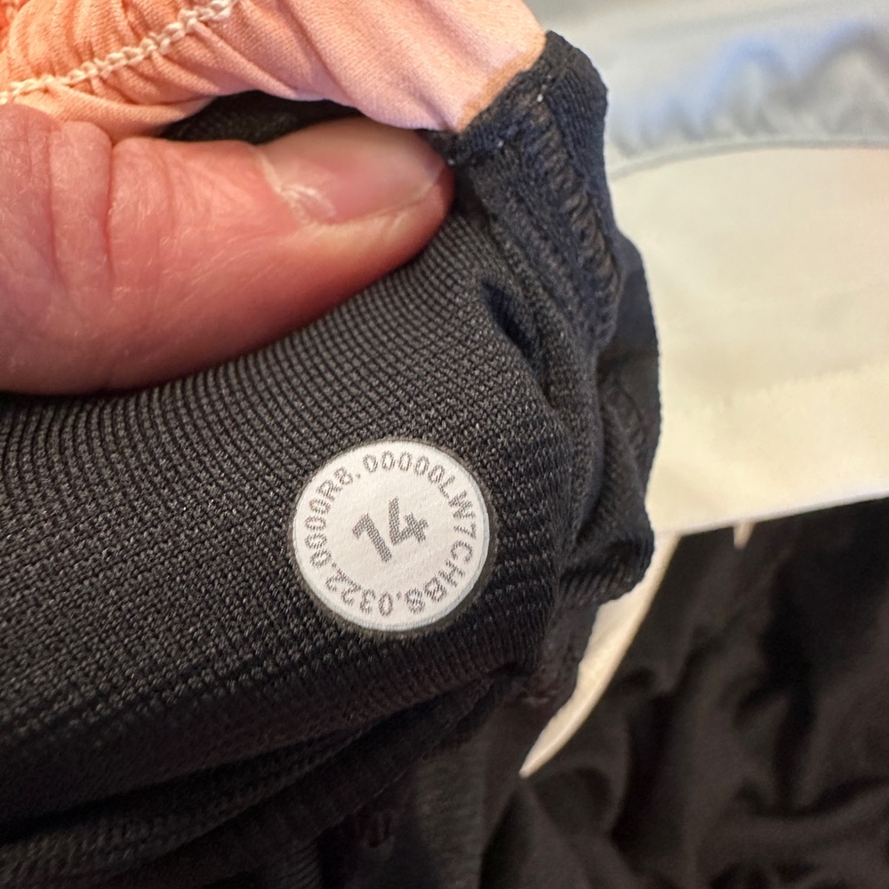 Lululemon x Madhappy Hotty Hot Short 4"
Madhappy Ombre Small Multi sz 14 - Picture 3 of 12